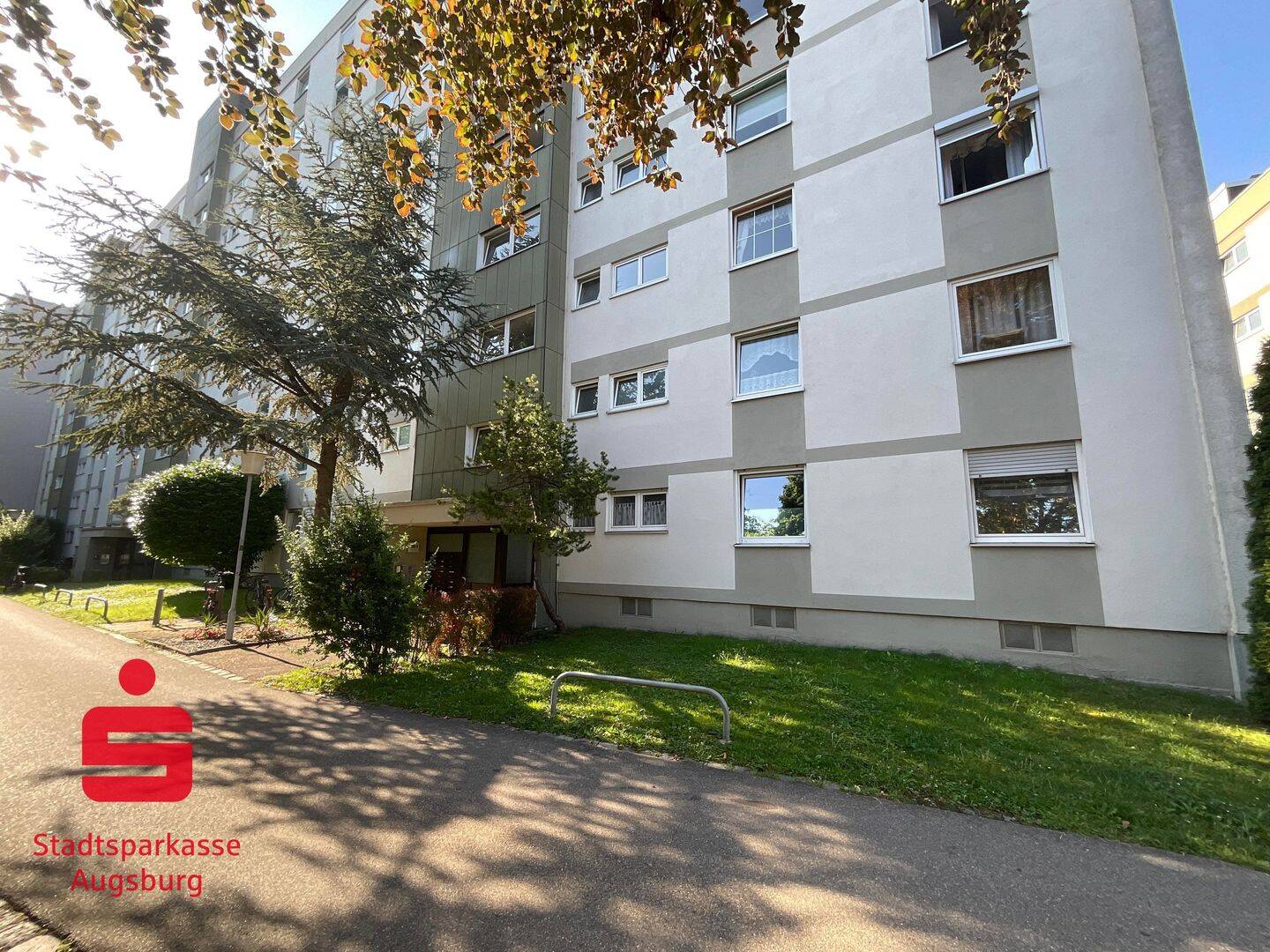4-Zimmer-Wohnung in zentraler Lage, 86167 Augsburg (Lechhausen)