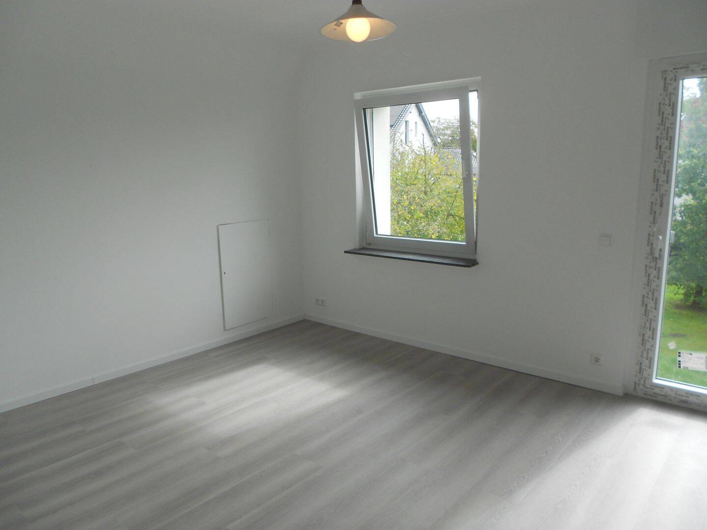 Kernsaniert, Obergeschoßwohnung im 2 – Familienhaus in zentraler Wohnlage, 33790 Halle (Westf.)