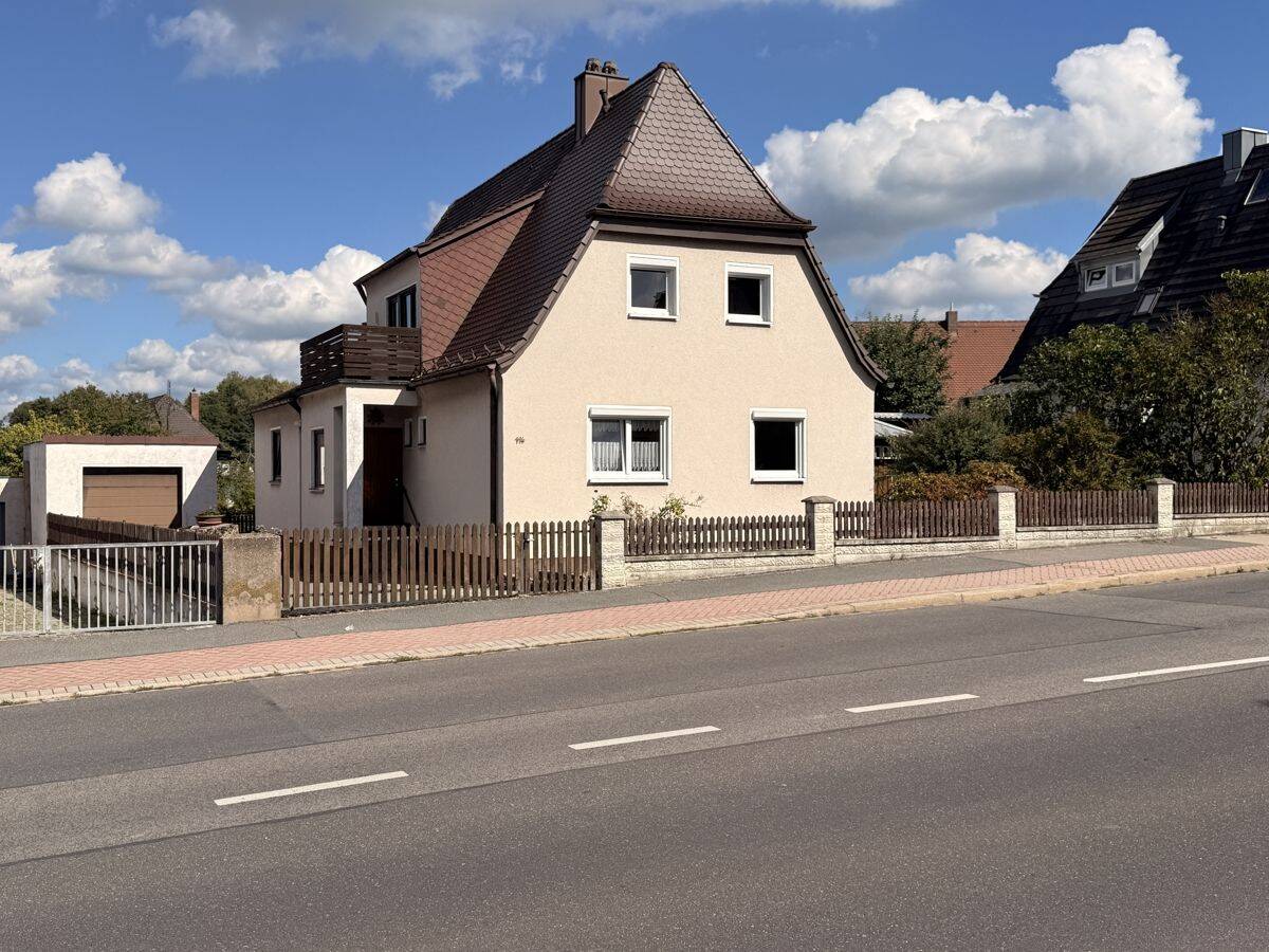 Freistehendes Haus mit vielen Gestaltungsmöglichkeiten und großem Grundstück, 92637 Weiden i.d. OPf. (Weiden)