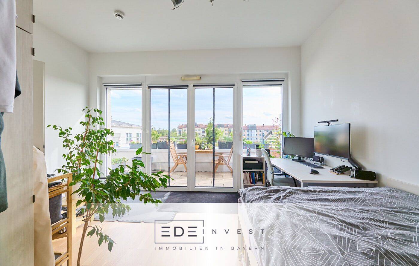 Stilvolle 3-Zimmer-Dachgeschosswohnung mit Weitblick & traumhafter Abendsonne, 82152 Planegg