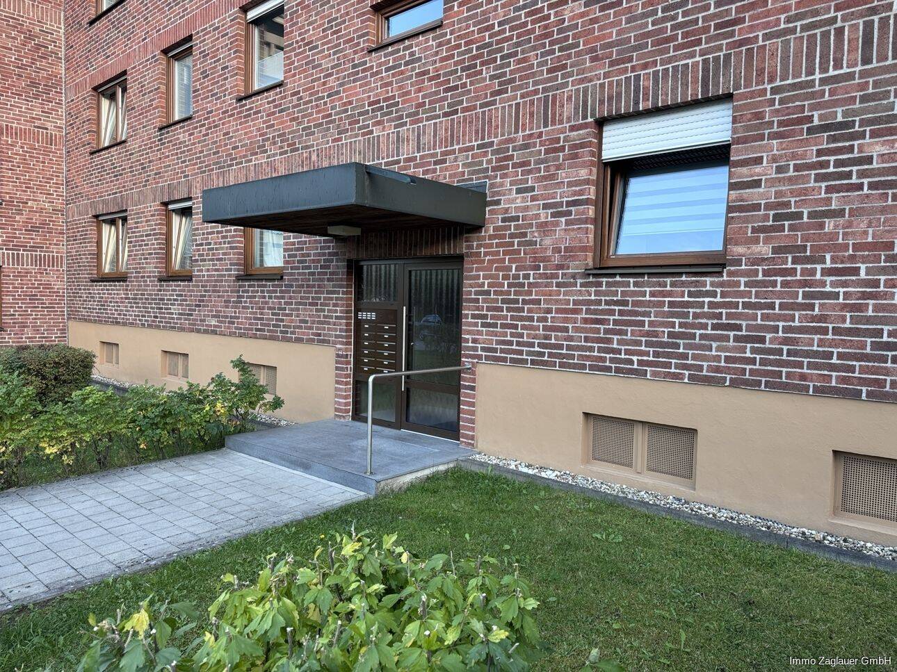 Gut gelegen in Deggendorf: 3-Zimmer-Wohnung mit zwei Balkonen, 94469 Deggendorf