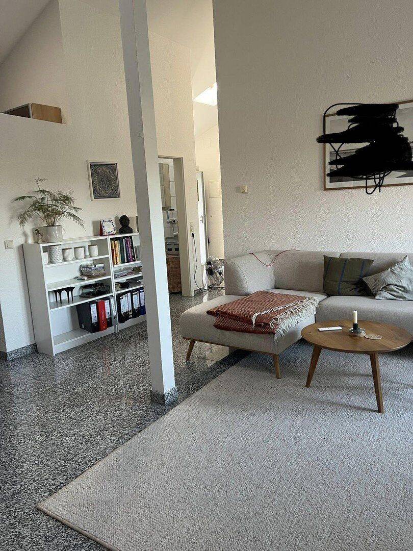 Gemütliche 2-Zimmer-Penthouse-Wohnung mit Balkon und Einbauküche in Wehr, 79664 Wehr