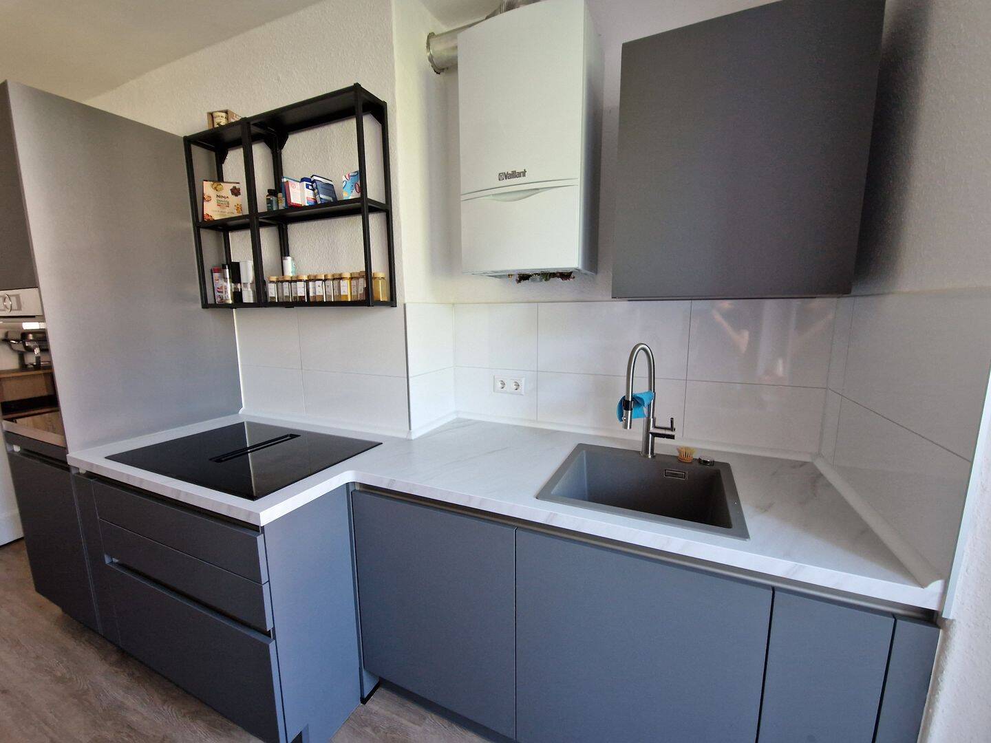 Helle und Modernisierte 3-Zimmer Wohnung mit Balkon in Hannover Hainholz, 30165 Hannover