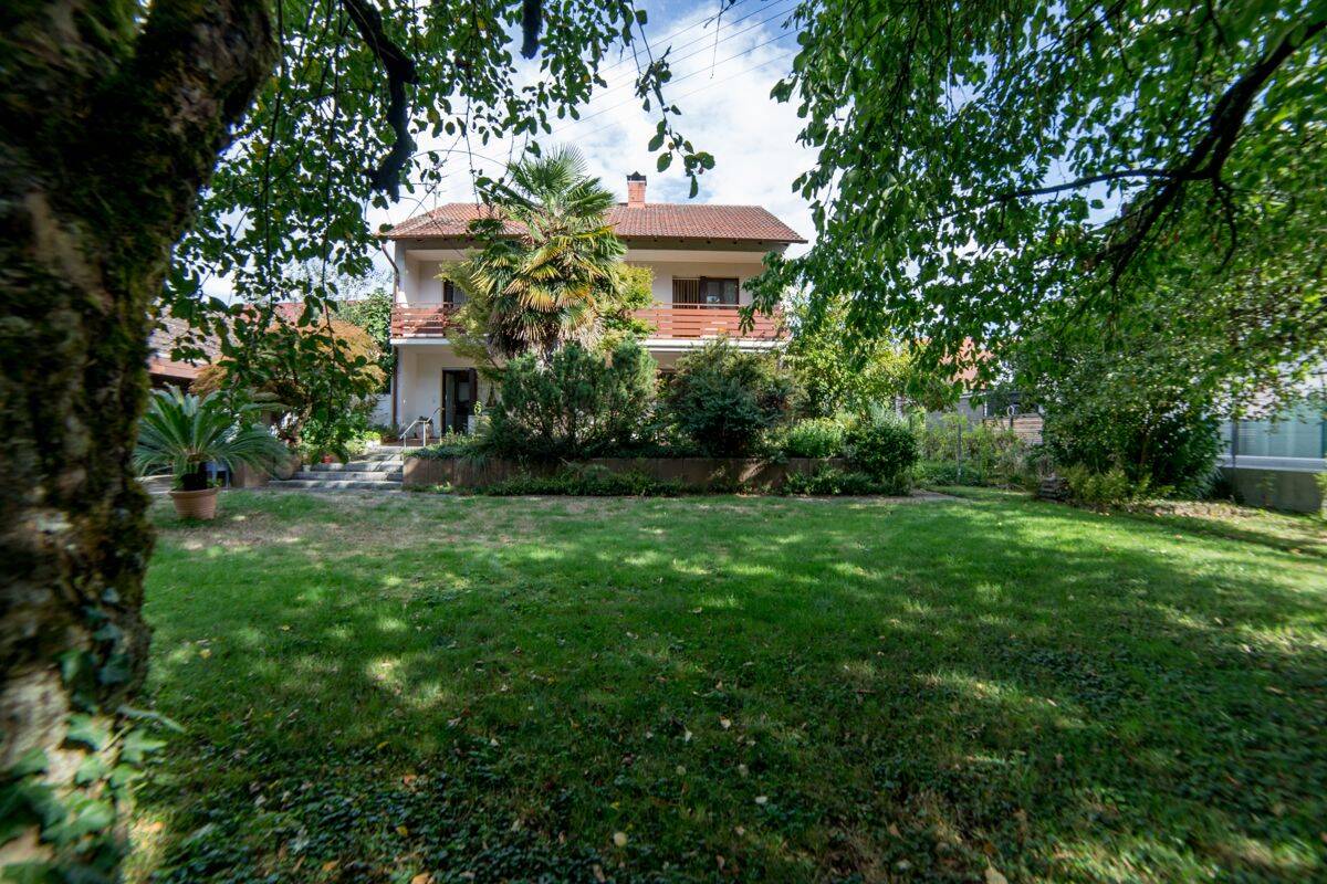 Großzügiges Einfamilienhaus mit großem Garten und viel Potenzial – für den Käufer provisionsfrei!, 77749 Hohberg