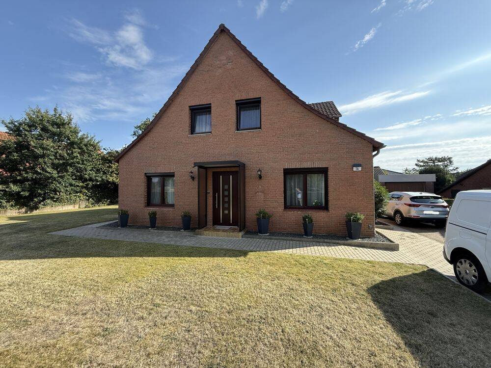Dörverden-Stedorf: Modernisiertes Einfamilienhaus mit Wintergarten, Doppelgarage und großem Garten, 27313 Dörverden