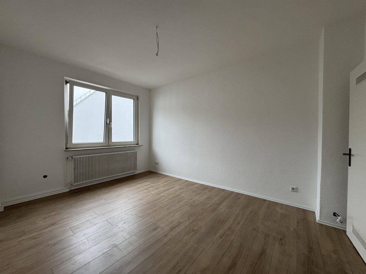 Frisch renovierte 3-Zimmer-Wohnung mit Balkon, frei ab sofort, 44793 Bochum (Hamme Hordel Innenstadt Weitmar Wiemelhausen)