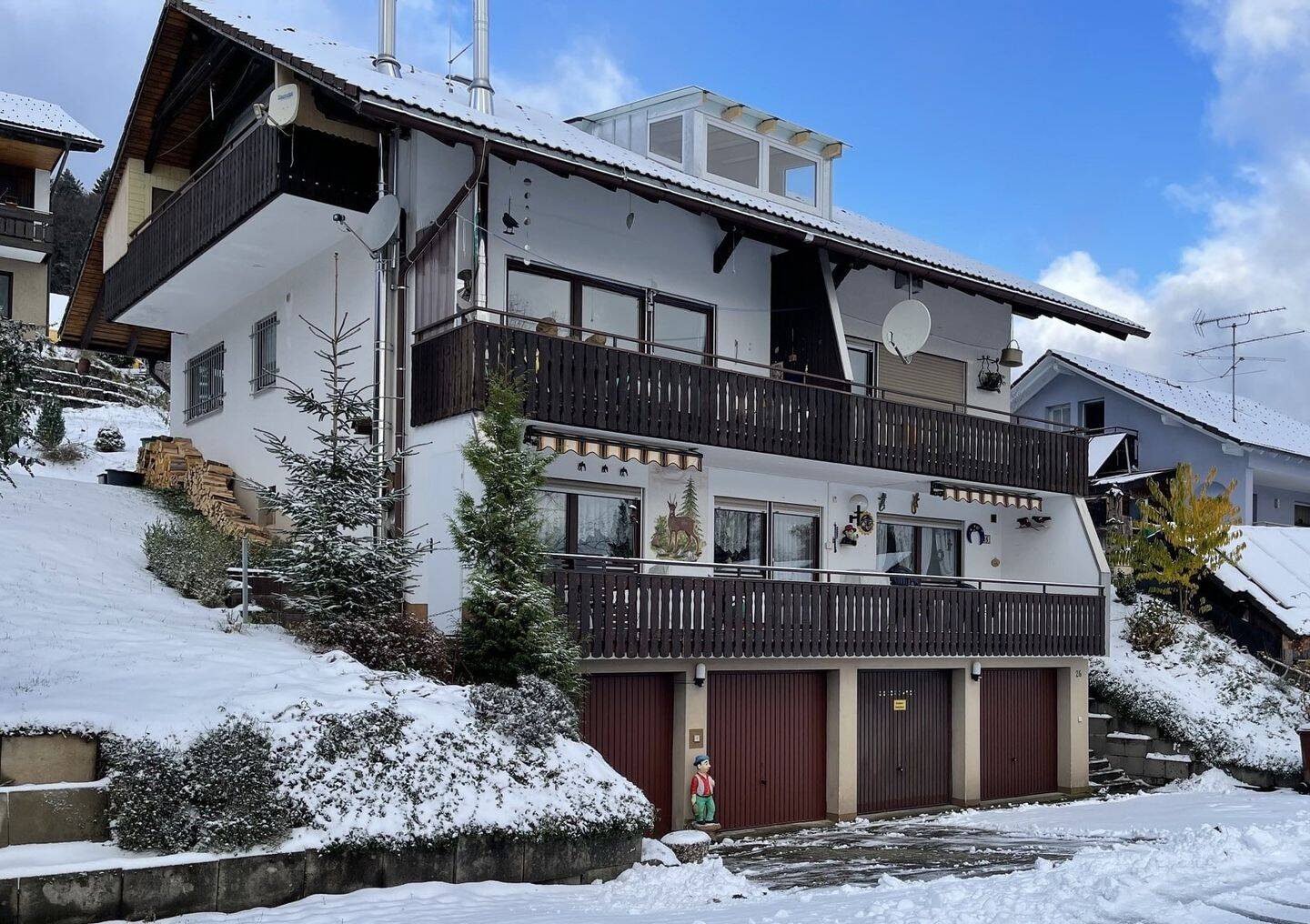 Maisonette-Wohnung mit zwei Balkonen und Garagen, 79737 Herrischried