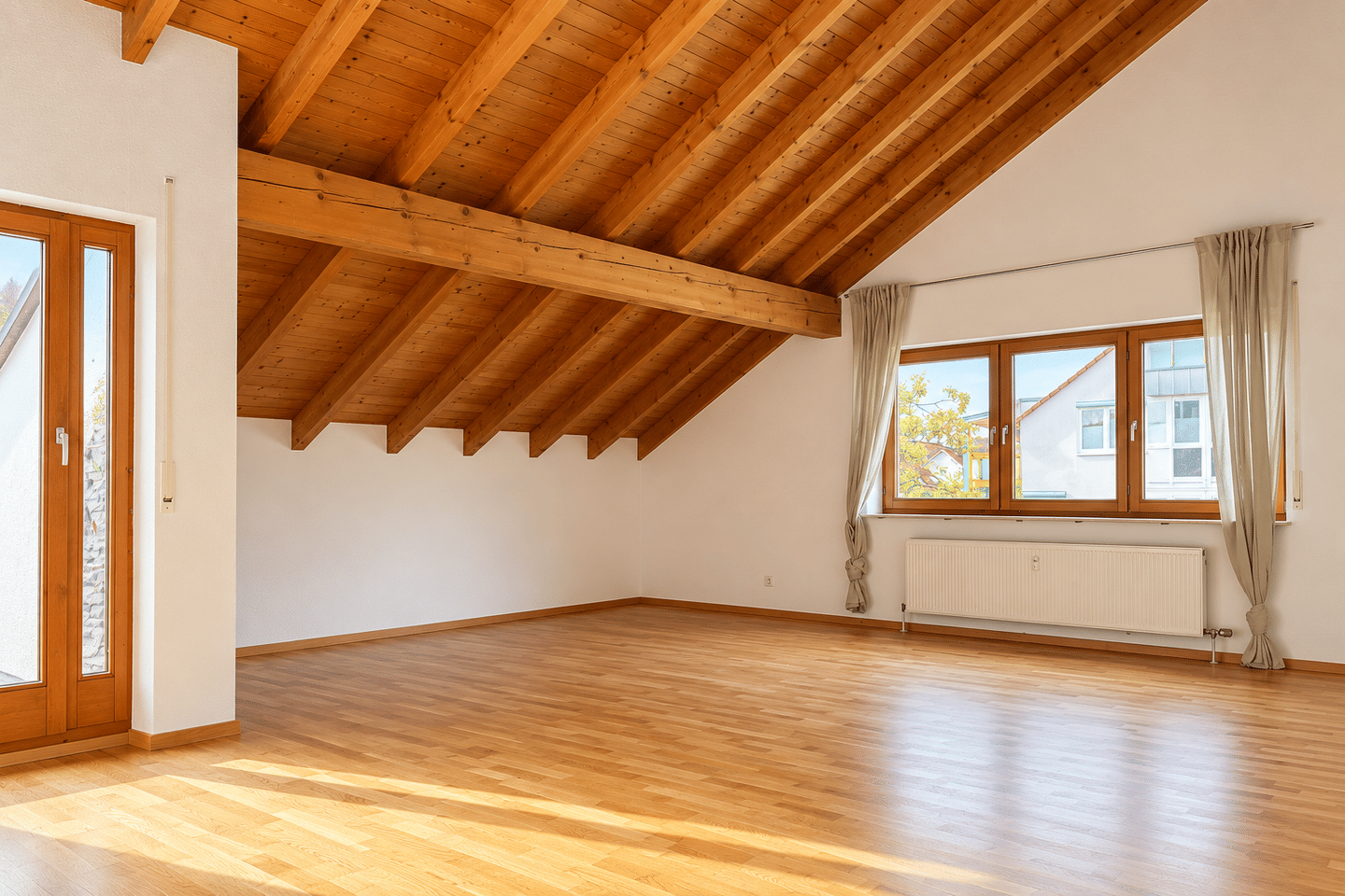 Licht, Weitblick und 2 Balkone – großzügige Dachgeschosswohnung, 71522 Backnang