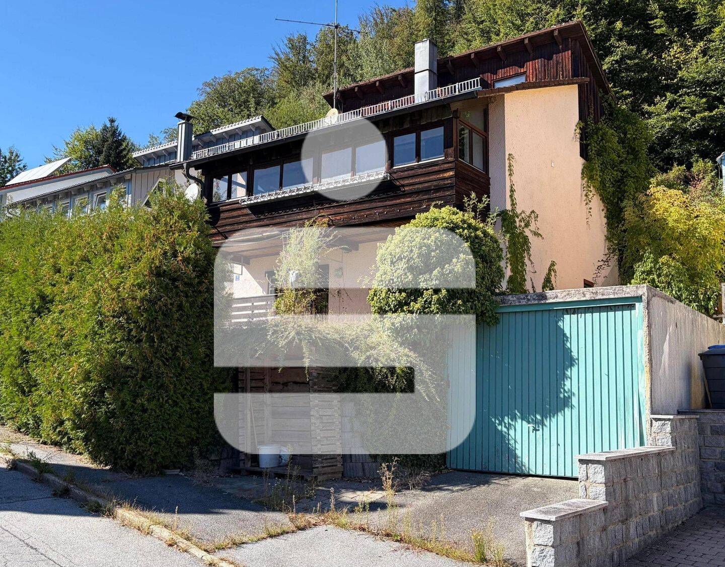 Tolle Lage und eine Immobilie mit viel Potential! Einfamilienhaus in Fürstenstein, 94538 Fürstenstein