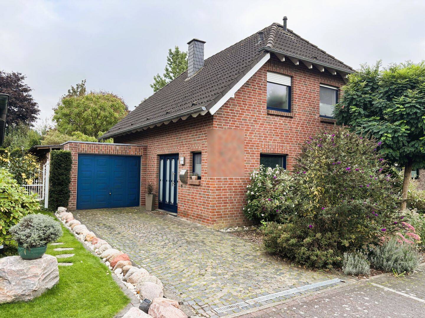 Familienfreundliches Einfamilienhaus mit Garage in Bedburg-Hau, 47551 Bedburg-Hau