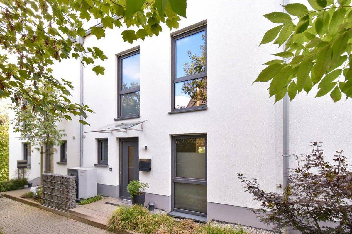 Familienleben mitten in Heisingen! Neuwertiges, schickes 6 Zimmer RMH, Terrasse & Garage, En.Eff A+, 45259 Essen (Heisingen)