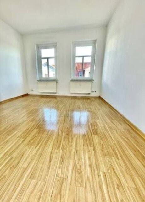 Lichtdurchflutete 2-Zimmer-Wohnung mit Balkon im 2. Obergeschoss in Borna, 4552 Borna
