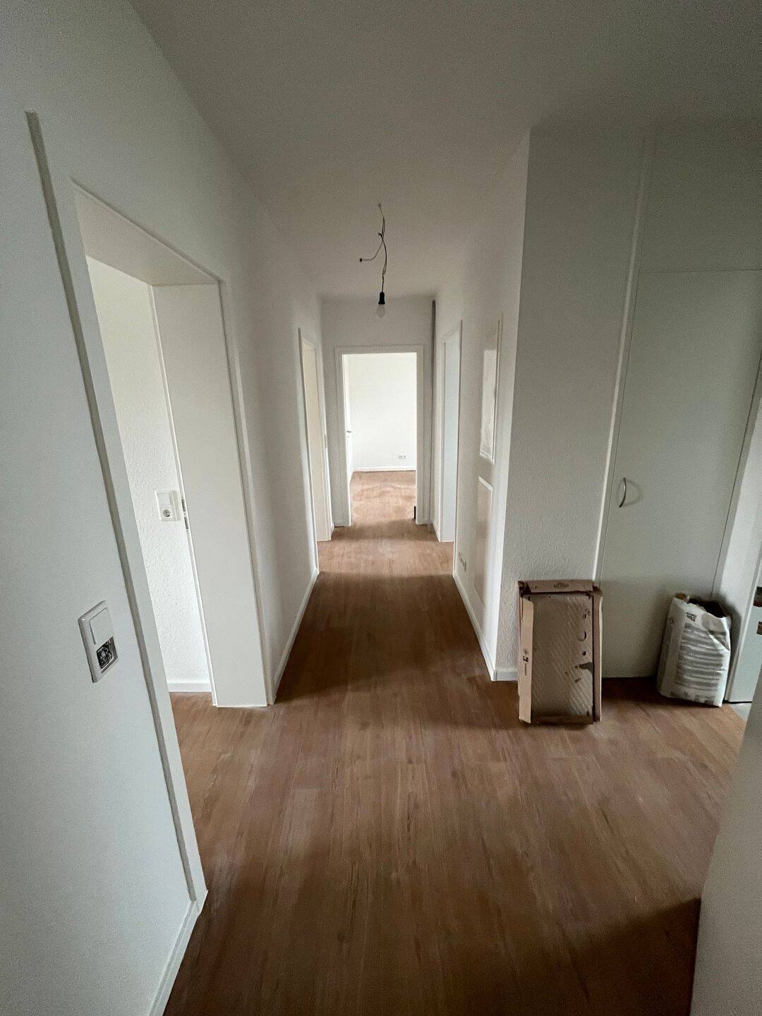 Frisch renovierte 3 Zimmer Wohnung EG-rechts mit Balkon in Braunschweig, 38126 Braunschweig (Braunschweig Lindenbergsiedlung Mascherode Rautheim Südstadt)