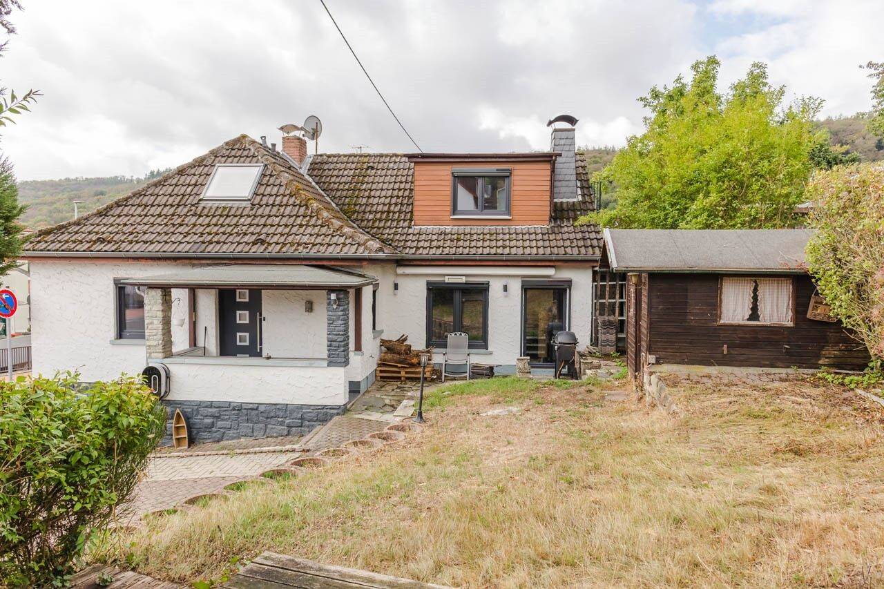 Kelkheim: Gemütliches, freistehendes Einfamilienhaus mit Sauna!, 65779 Kelkheim (Taunus)