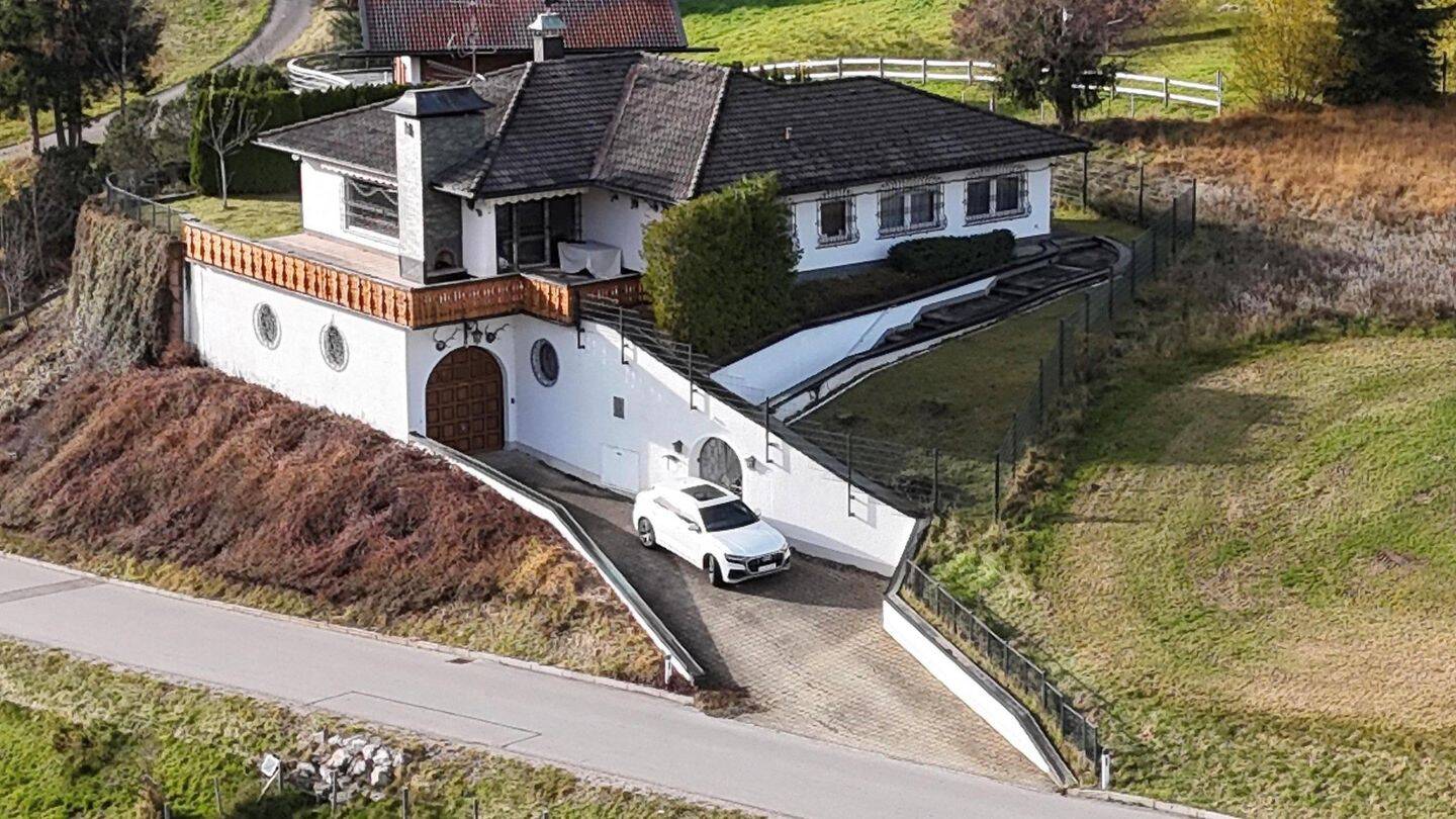 Ein Rückzugsort mit besonderer Ausstrahlung – großzügiges Anwesen in ruhiger Lage, 87497 Wertach