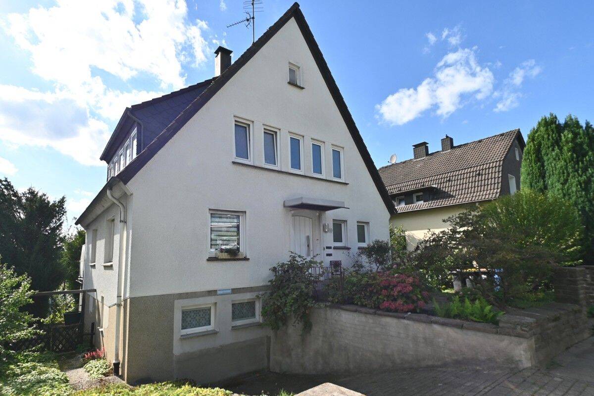 Buntes Leben statt rechter Winkel! Freistehendes, charmantes 50er-Jahre-Haus im Schmachtenberg, 45219 Essen (Kettwig)