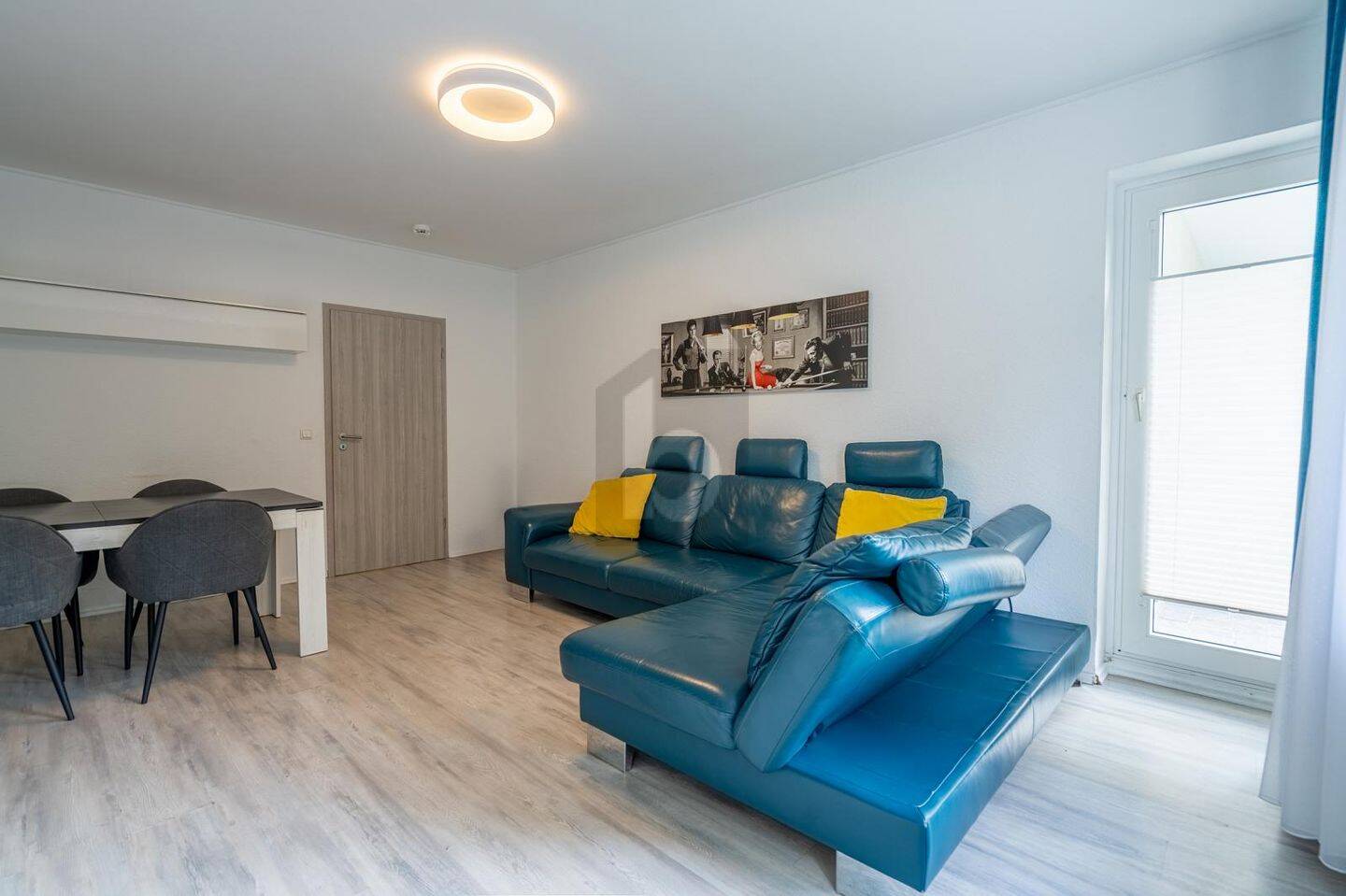 VIER ZIMMER, VIELE MÖGLICHKEITEN MIT BALKON, 24109 Kiel (Hasseldieksdamm Mettenhof)