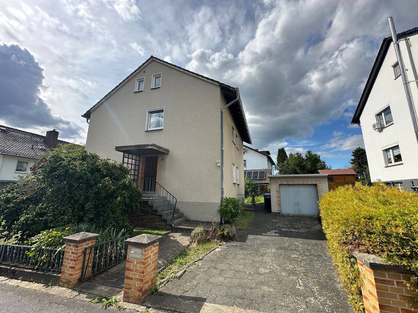 ZWEIFAMILIENHAUS FÜR RENOVIERER – MIT LEBENSLANGEM EINSITZRECHT IM OG! KEINE KÄUFERPROVISION!, 34212 Melsungen