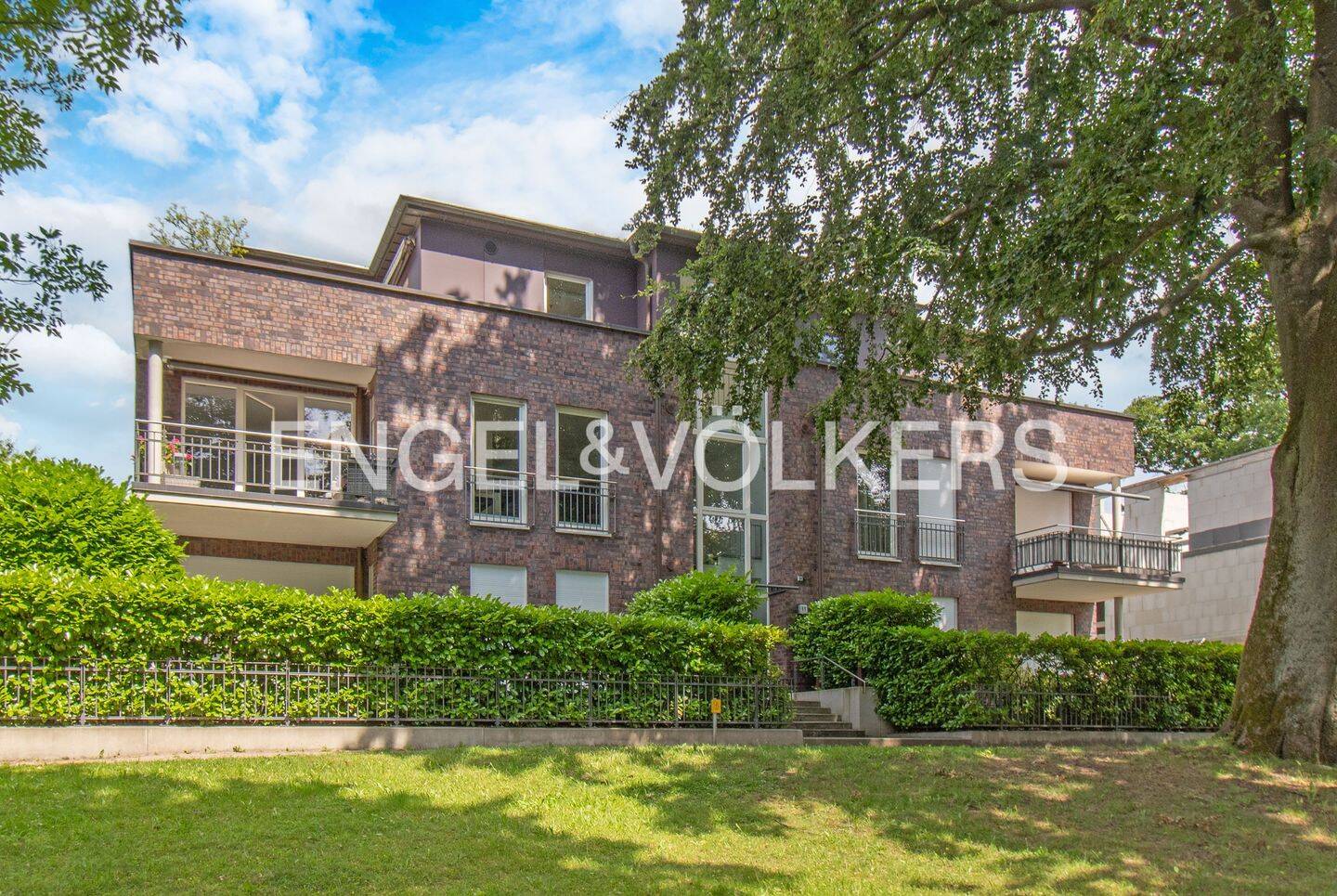 Penthouse direkt am Alsterlauf – ruhig gelegen und hervorragend nutzbar., 22297 Hamburg (Hamburg-Nord Alsterdorf Barmbek-Nord Groß Borstel Winterhude)
