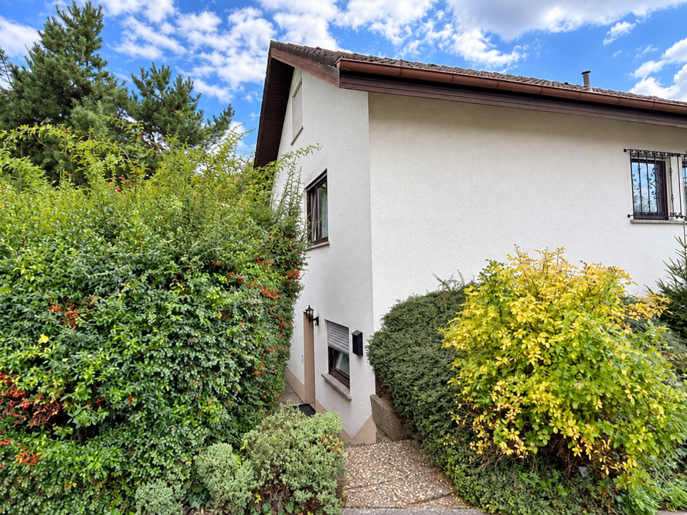 Gepflegte 2-Zimmer-Wohnung mit Terrasse und Garage, 78658 Zimmern ob Rottweil