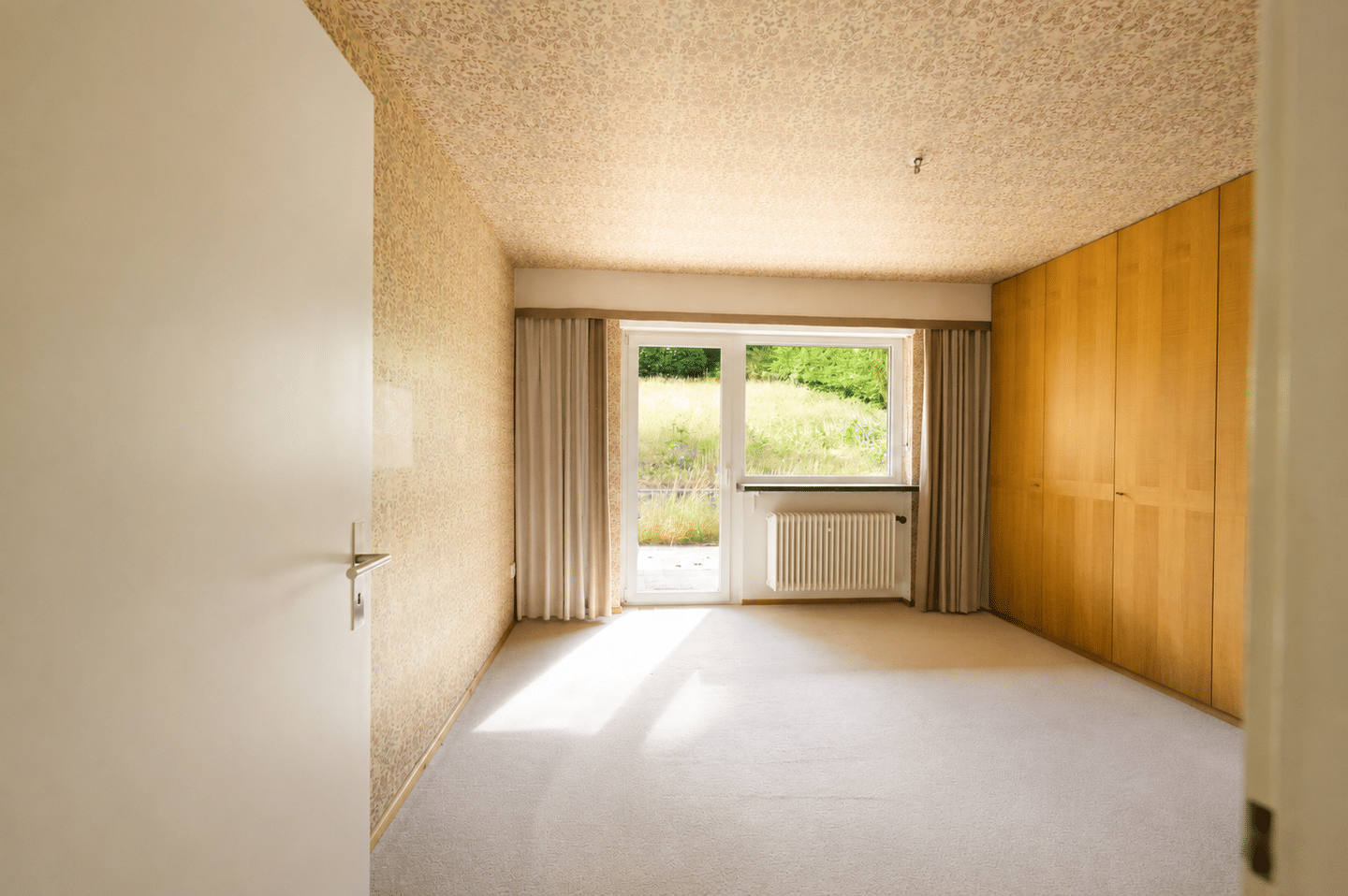 1 WG-Zimmer ca 17qm mit der Terrasse im Steinbachtal, 97082 Würzburg (Altstadt Heidingsfeld Steinbachtal Zellerau)