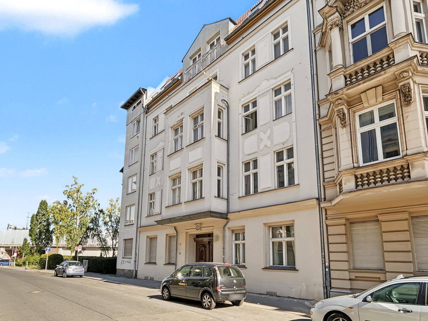 Schöne 2- bis 3-Zimmer-Dachgeschosswohnung mit Sonnenterrasse in Berlin Spandau, 13597 Berlin (Spandau)