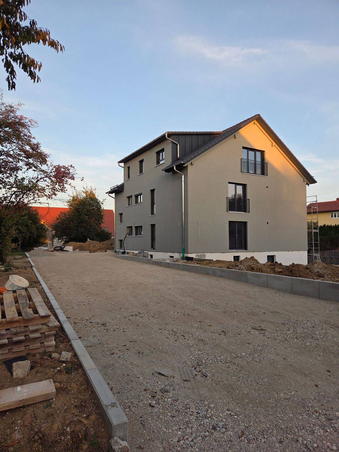 Sanierte 4-Zimmer-Wohnung mit großer Terrasse in Niederhausen bei Pfaffenhofen an der Roth, 89284 Pfaffenhofen a.d. Roth