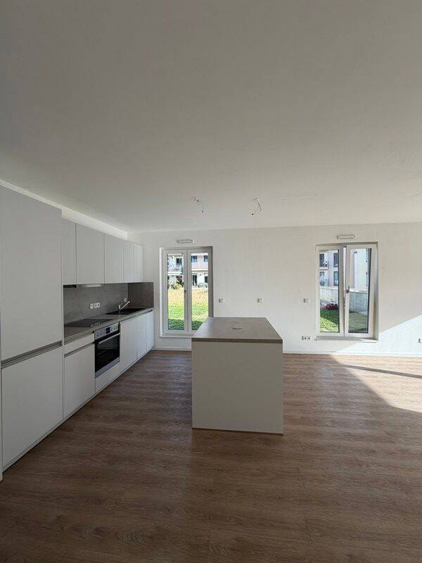 Lichtdurchflutete 3-Raum-Wohnung: Einbauküche und Balkon, 1067 Dresden (Friedrichstadt Innere Altstadt Wilsdruffer Vorstadt/Seevorstadt-West)