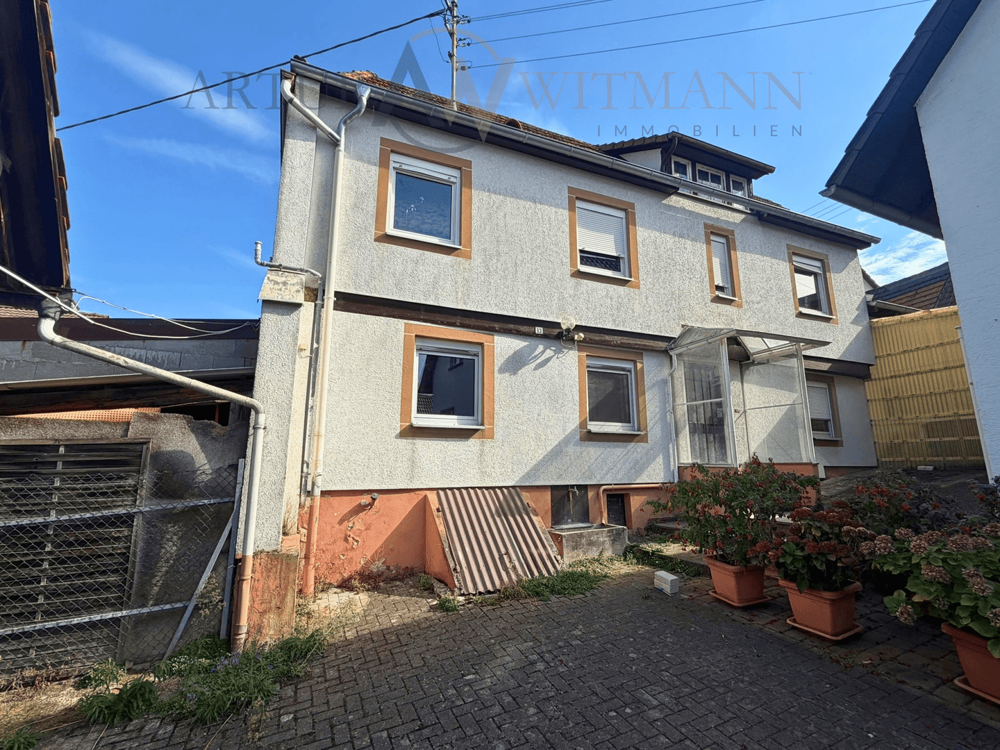 Kompaktes Wohnhaus mit ca. 70 m² Wohnfläche und Nebengebäude, 77948 Friesenheim
