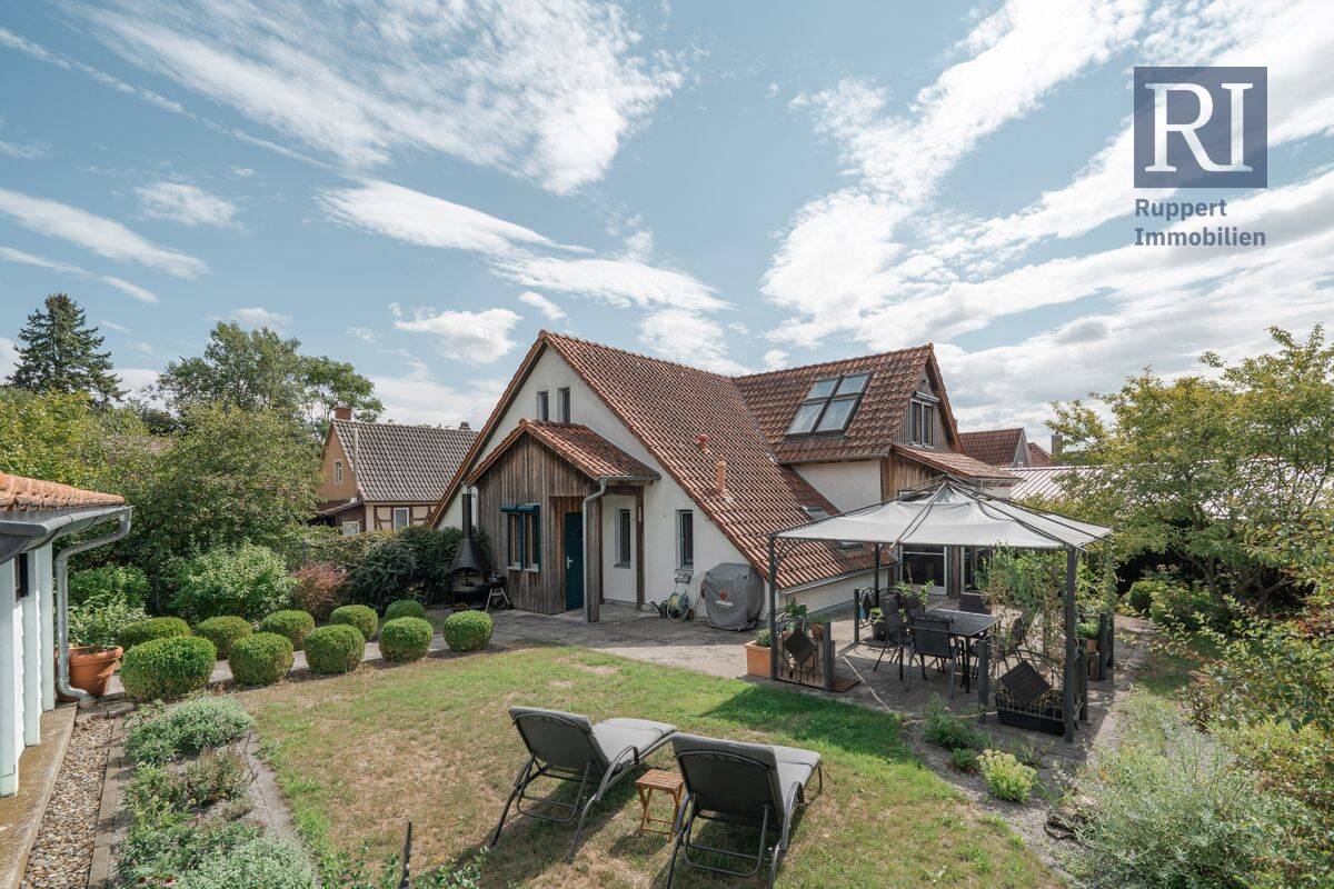 Gepflegtes Einfamilienhaus mit Gästehaus in Martinsheim, 97340 Martinsheim