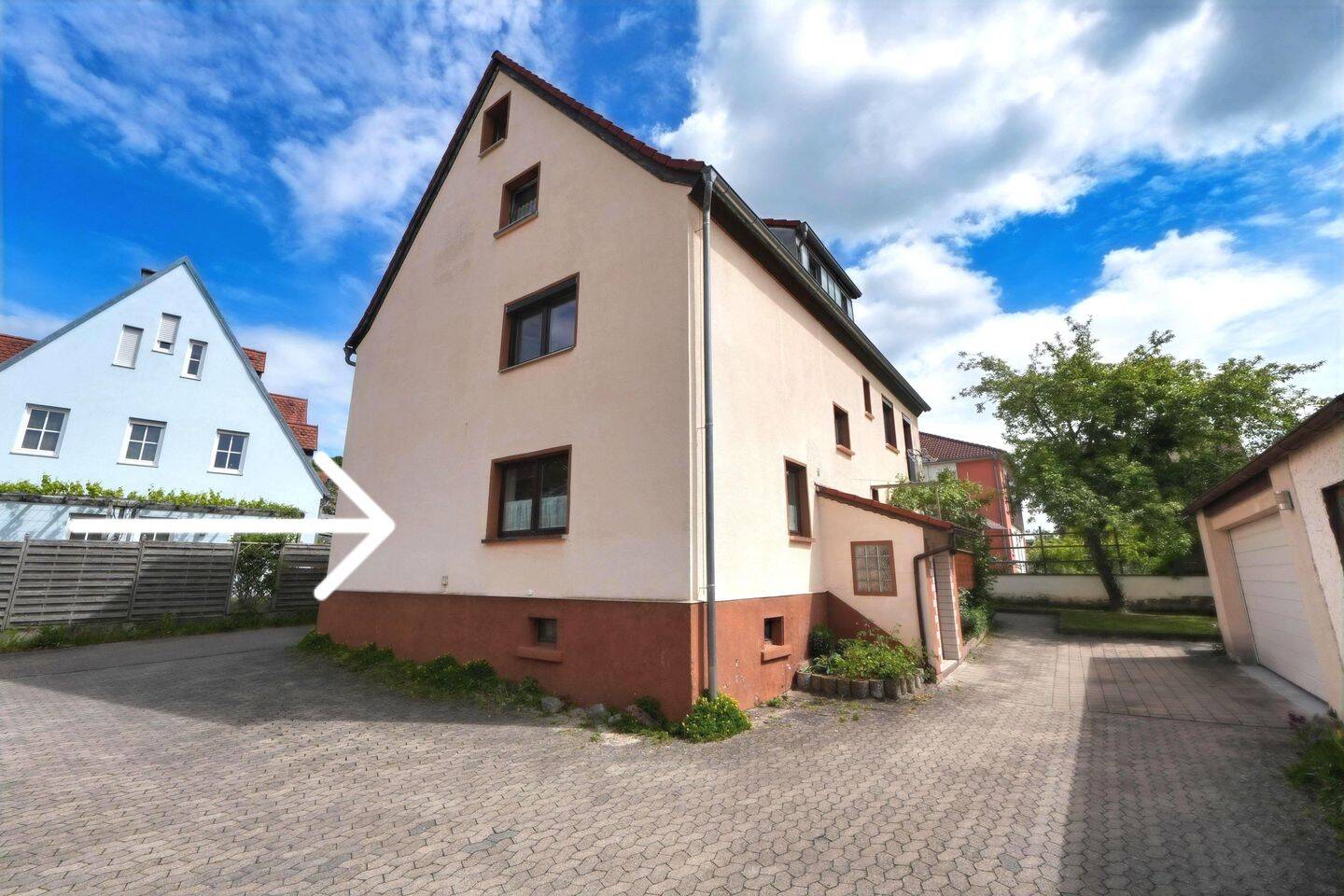 Wohnungspaket mit Potenzial – 2 Einheiten, Balkon und großzügige Garage, 91710 Gunzenhausen