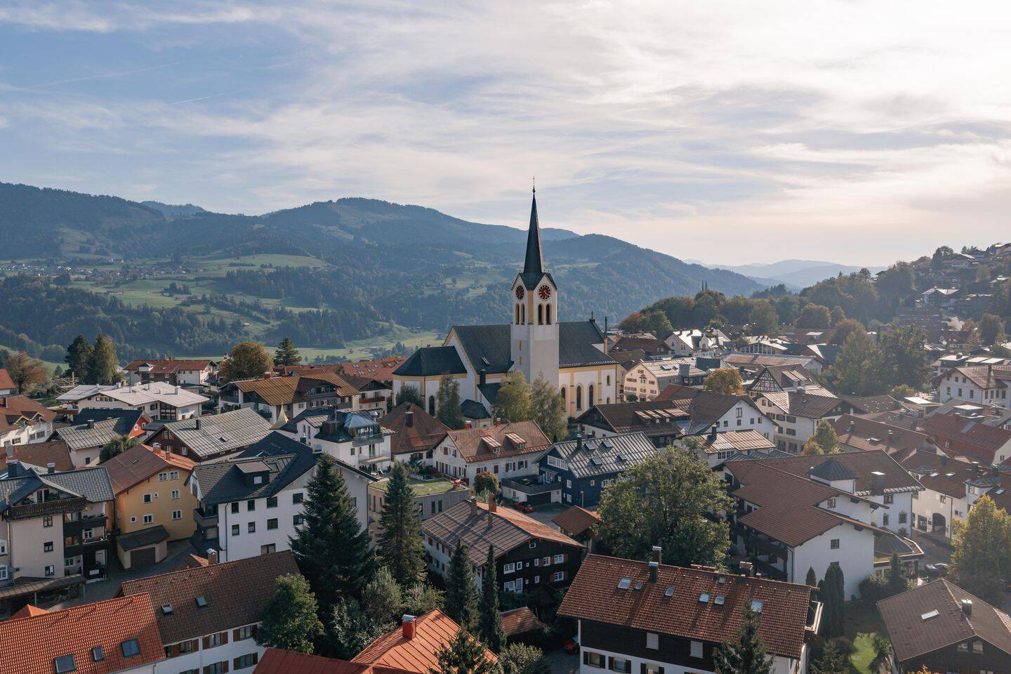 Provisionsfrei: Allgäuer Lebensgefühl – moderne 2-Zi.-Wohnung mit Stellplatz im Zentrum Oberstaufens, 87534 Oberstaufen