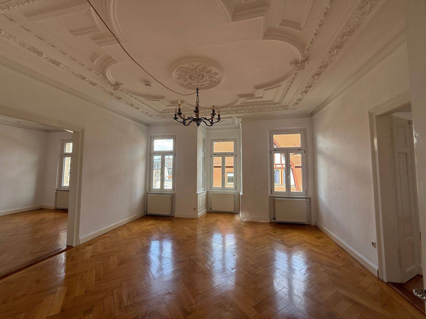 Ab 01.12: Sanierte 3-Zimmer-Traum-Altbauwohnung in sehr guter Lage!, 90763 Fürth (Südstadt Weikershof)