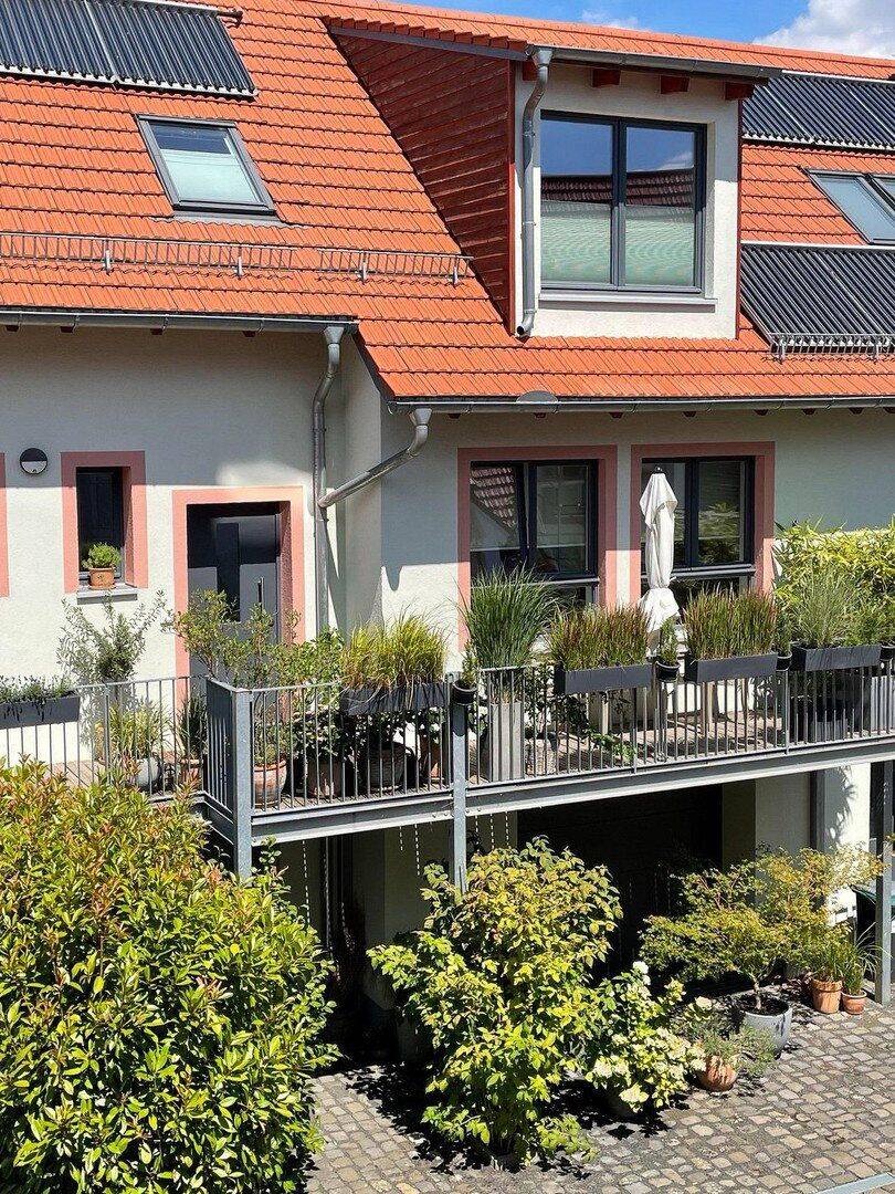 Alte Hofreite, neues Lebensgefühl! Wunderschöne, moderne 3 Zimmer Maisonettewohnung., 63477 Maintal