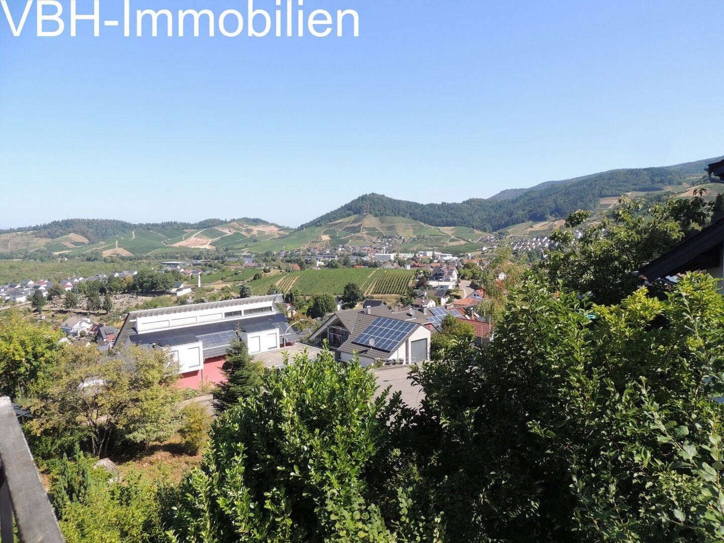 *** Sehr schöne renovierte Dachgeschoss-Wohnung ***, 77876 Kappelrodeck