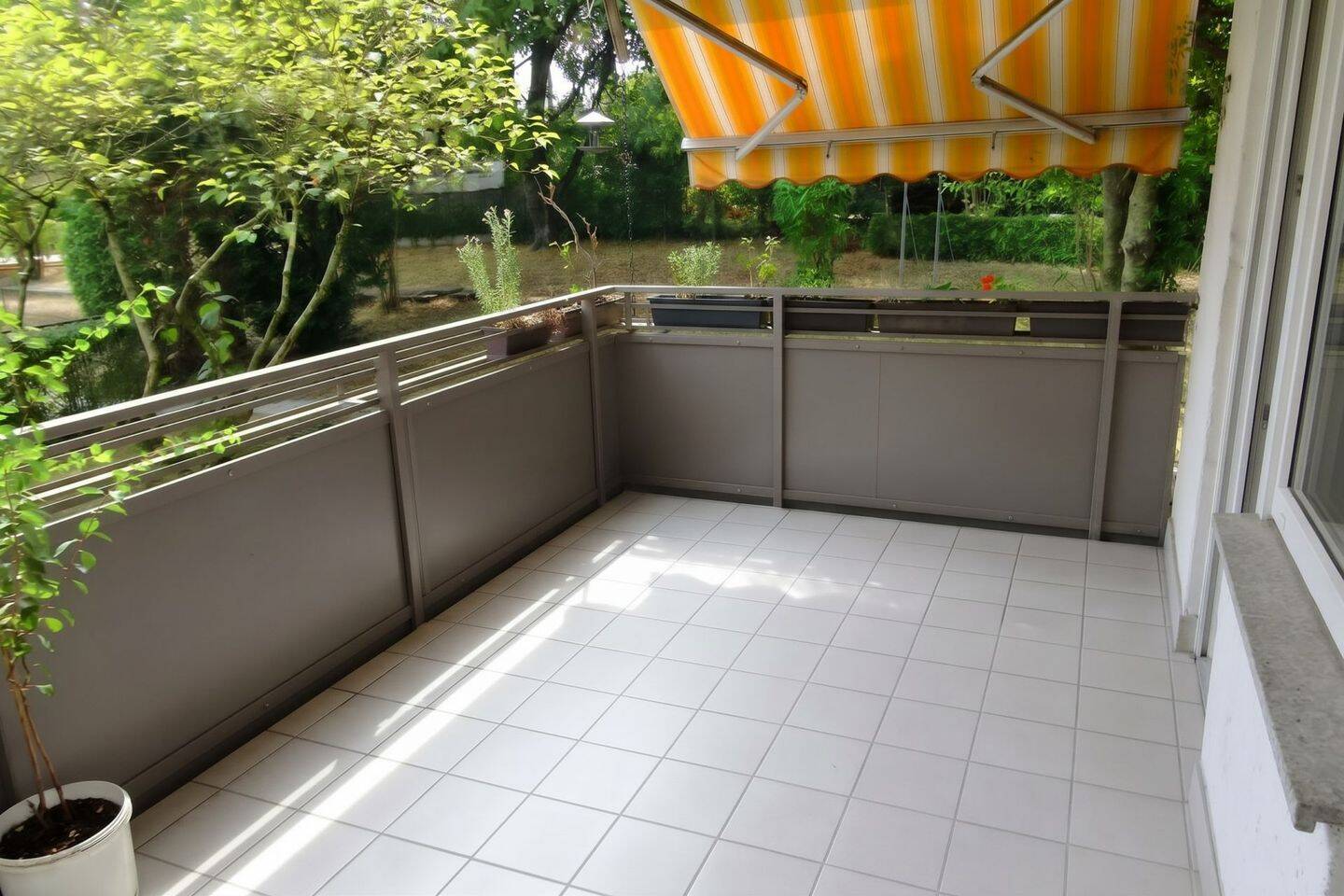 Modernisierungsprojekt mit Potenzial: Geräumige 4,5-Zi.-Wohnung für die Familie, 71696 Möglingen