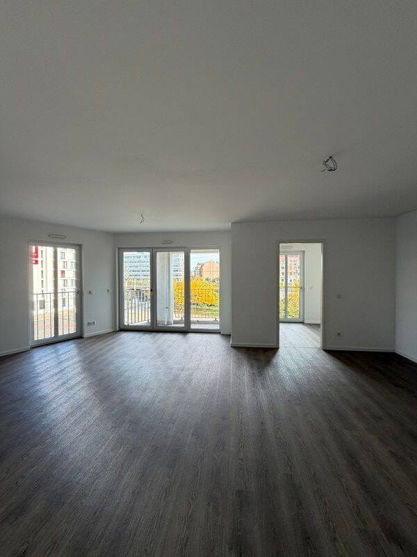 Moderne 5-Raum-Wohnung mit Einbauküche und 2 Balkonen, 1067 Dresden (Friedrichstadt Innere Altstadt Wilsdruffer Vorstadt/Seevorstadt-West)