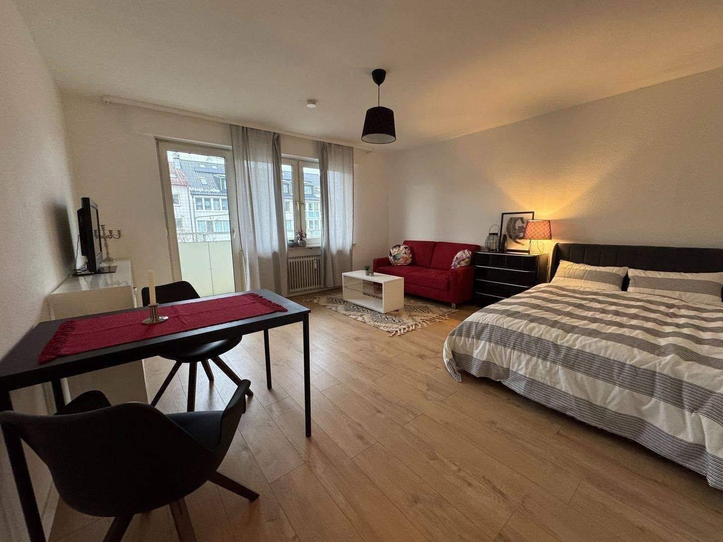 Hochwertig möbliertes 1-Zimmer-Apartment mit Balkon – RATHENAUPLATZ, 90489 Nürnberg (Gärten bei Wöhrd Rennweg Veilhof Wöhrd)
