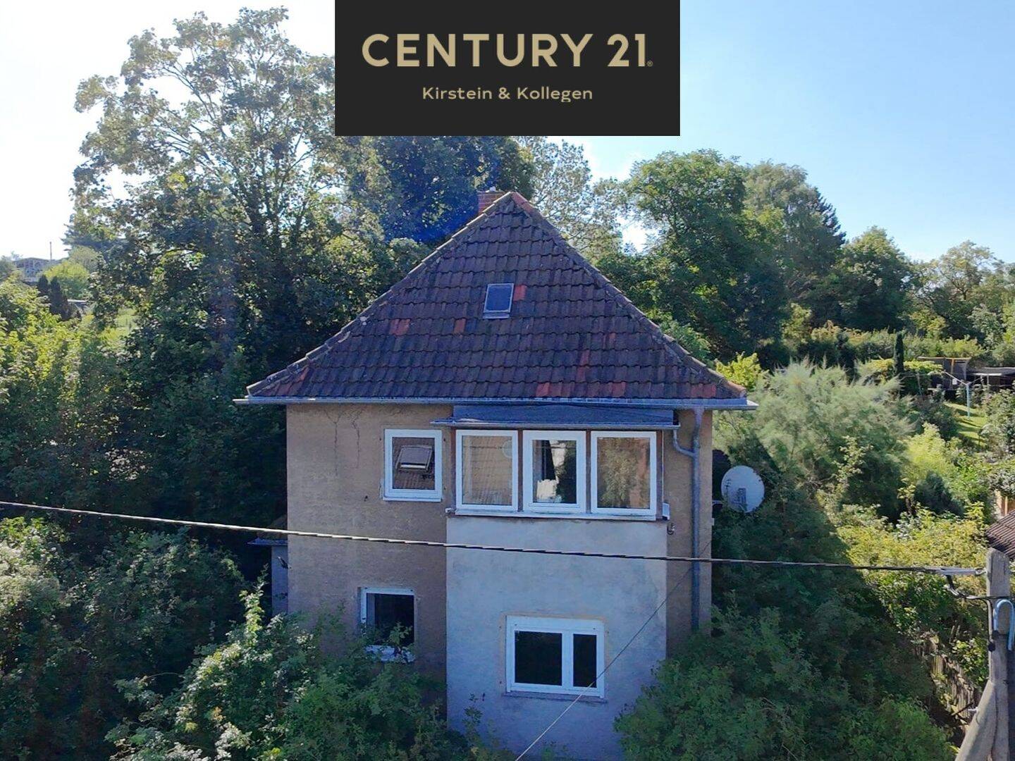 Einfamilienhaus mit 2.487 m² Grundstück, Weitblick & Ausbaureserve – Gera, 7546 Gera
