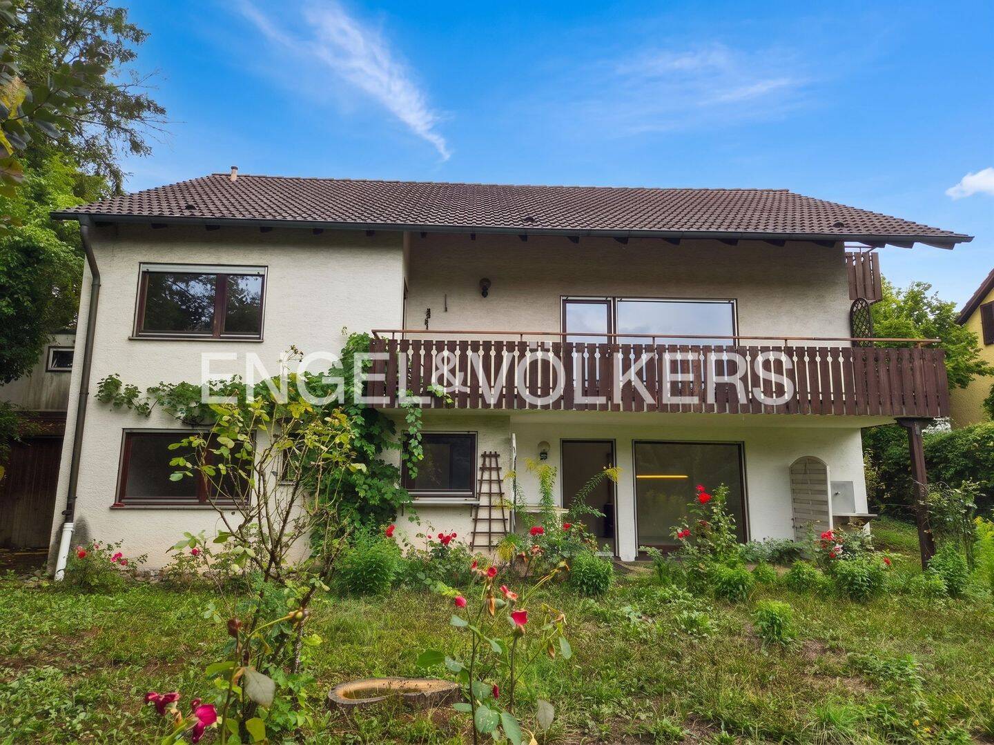 Solides Wohnhaus in bester Lage . 1 – 3 Wohneinheiten mit herrlicher Aussicht und Garten am Österberg, 72074 Tübingen