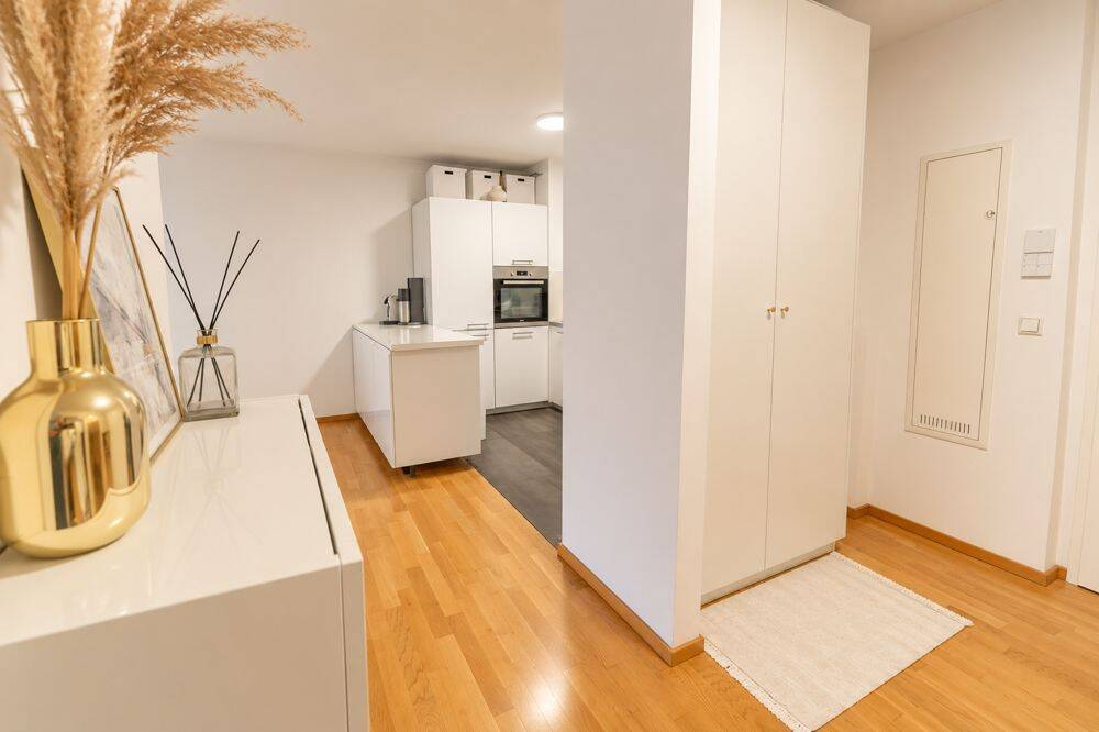 Mit Rheinblick: Hochwertige 2 Zimmer-Wohnung, Wellness im Haus, 67061 Ludwigshafen am Rhein (Mitte Süd)