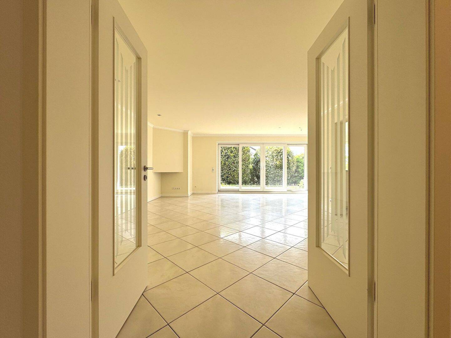 Exklusive Gartenwohnung im begehrten Hochwaldgebiet vonBad Nauheim, über 180 m² Wohnkomfort mit 210 m² Privatgarten, 61231 Bad Nauheim