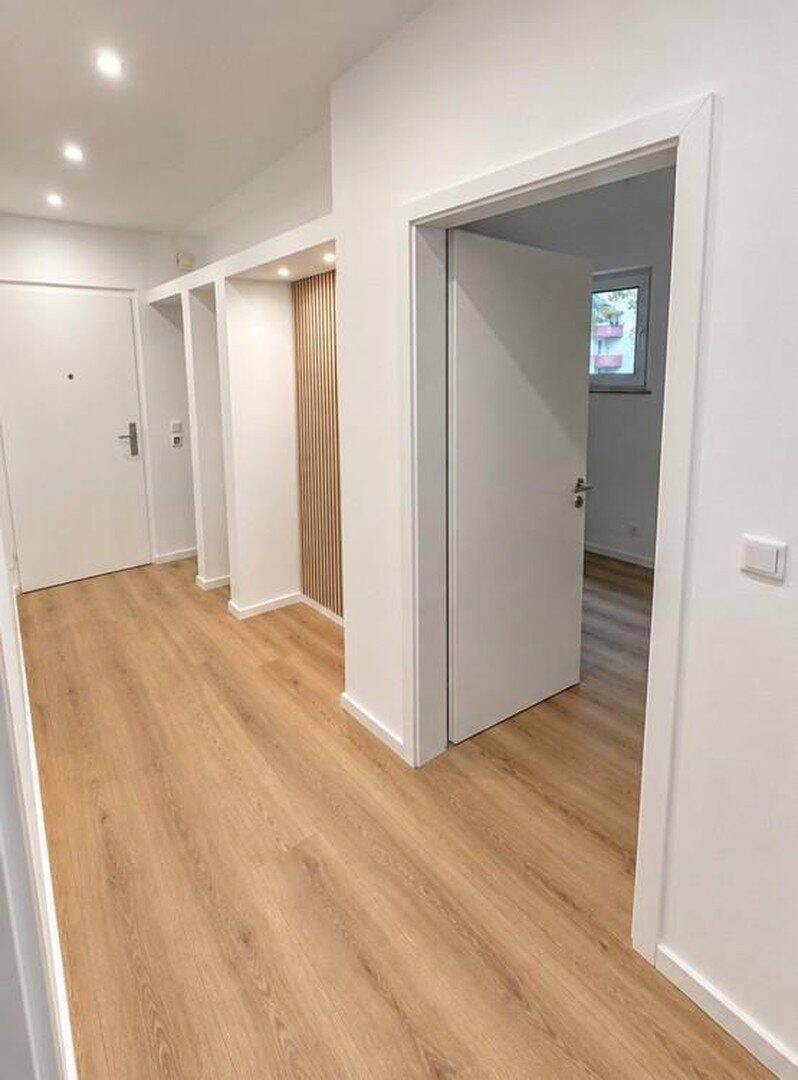 Erstbezug nach Sanierung – 3 Zimmerwohnung mit Balkon – WG geeignet, 50969 Köln (Rodenkirchen Raderberg Zollstock)