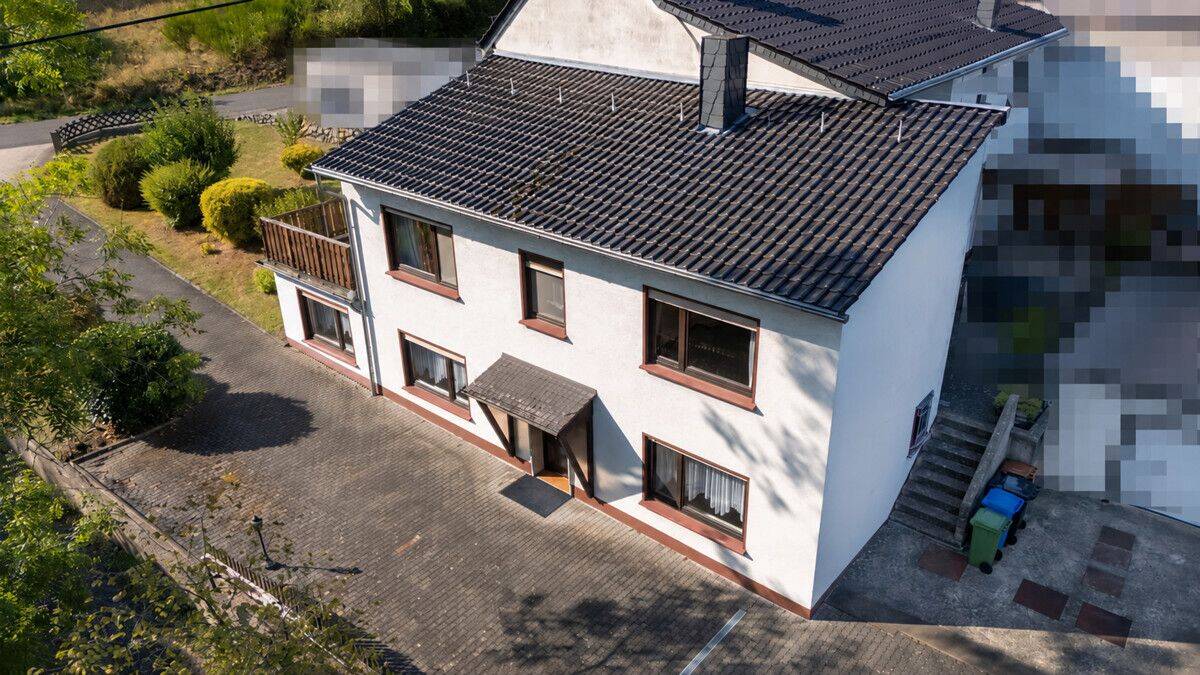 Kaufen statt mieten – Kleines Wohnhaus mit Doppelgarage und Gartenhaus – Ideal für Individualisten!, 53578 Windhagen