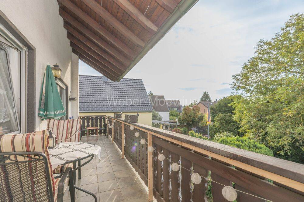 Großzügige 4-Zimmer-Wohnung mit Balkon, Garage und Außenstellplatz, 51371 Leverkusen (Bürrig Hitdorf Rheindorf)