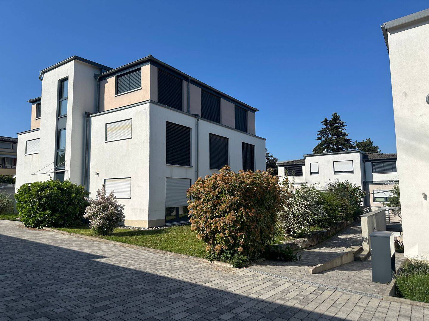 Charmante Erdgeschosswohnung mit Garten, 71229 Leonberg