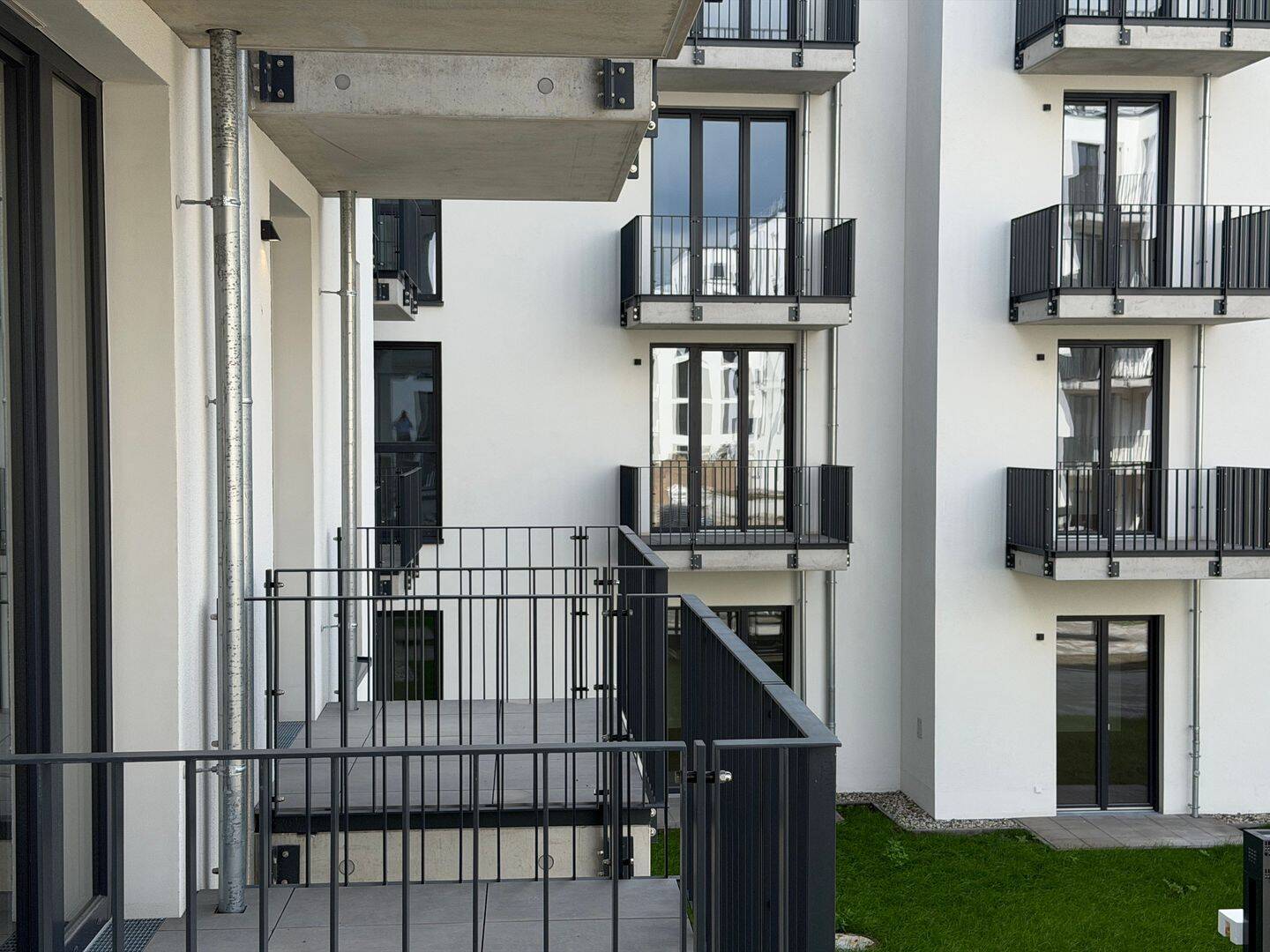 WBS 160/180/220* Modern und Zentral: 3-Zimmer-Wohnung mit Balkon, 13055 Berlin (Lichtenberg Hohenschönhausen Alt-Hohenschönhausen Hohenschönhausen)