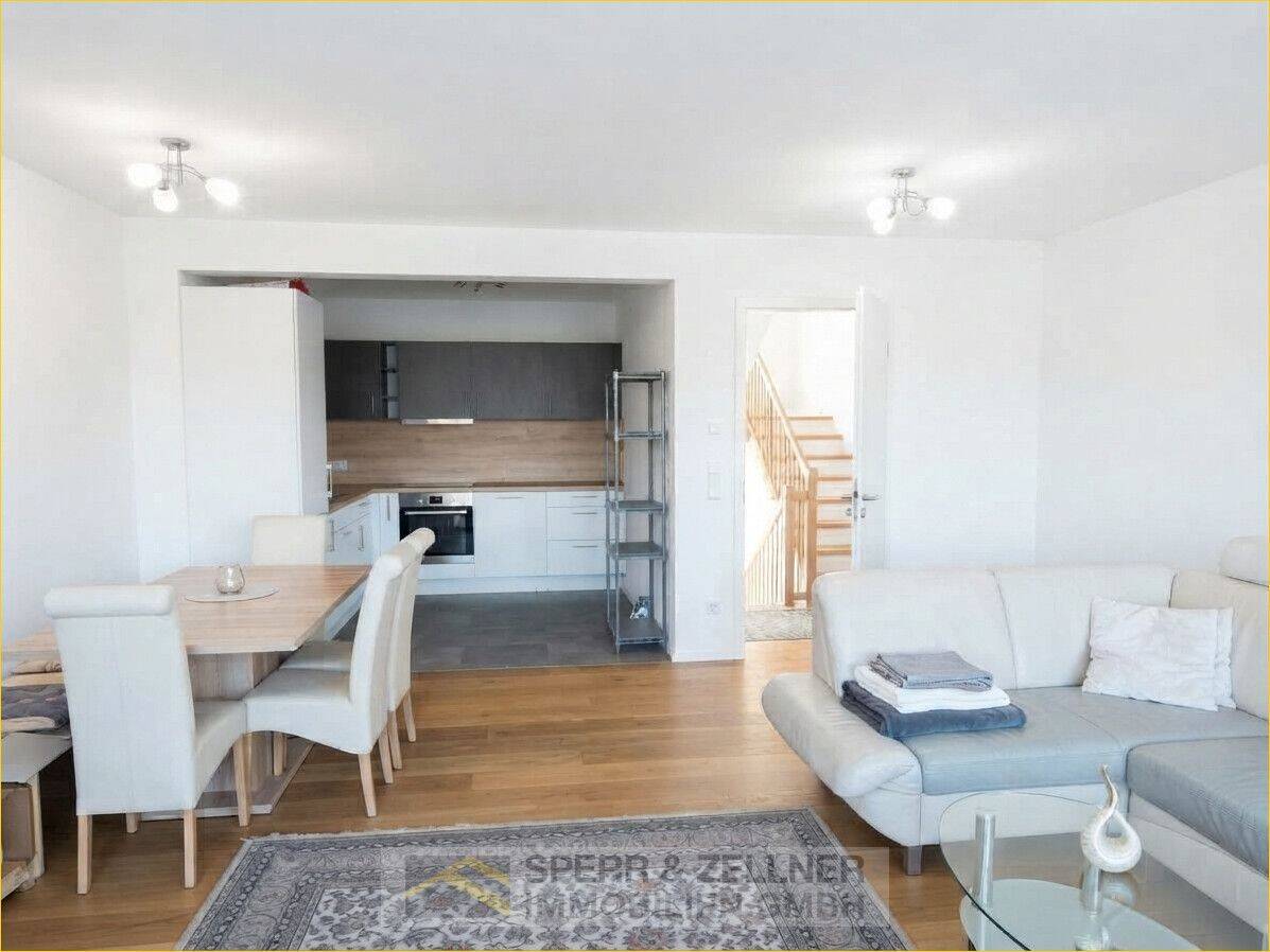 Erding – Helles Reihenmittelhaus mit 4 Zimmern in zentraler Lage, 85435 Erding