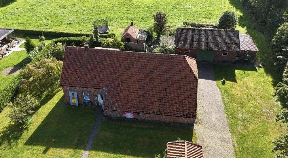 Augustfehn, Resthof mit Scheune, Nebengebäude, Garage und landwirtschaftl. Fläche, 26689 Apen