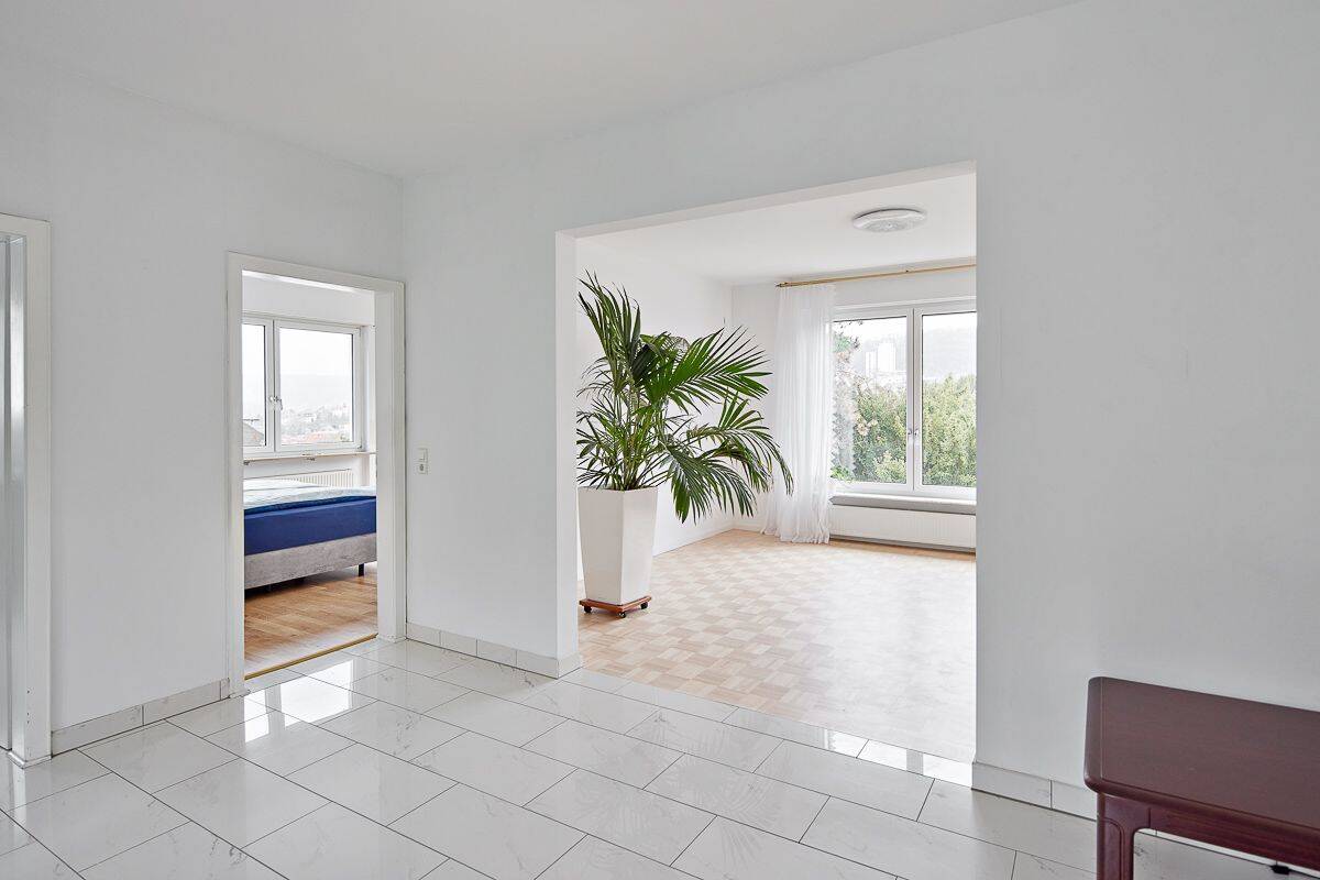 Möblierte Etagenwohnung in Stuttgart-West: Lichtdurchflutet, Charmant mit Balkon, 70193 Stuttgart (Nord West)